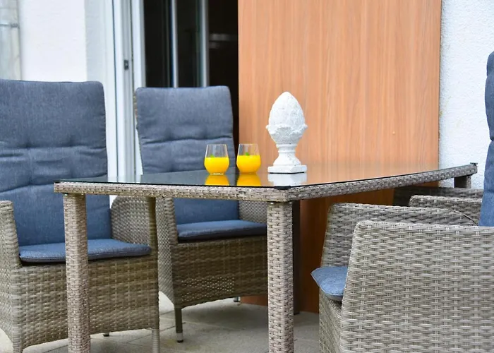 Antike & Modern Deluxe 2 Mit Terrasse * Leipheim