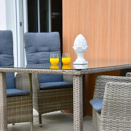 Antike & Modern Deluxe 2 Mit Terrasse * 라이프하임